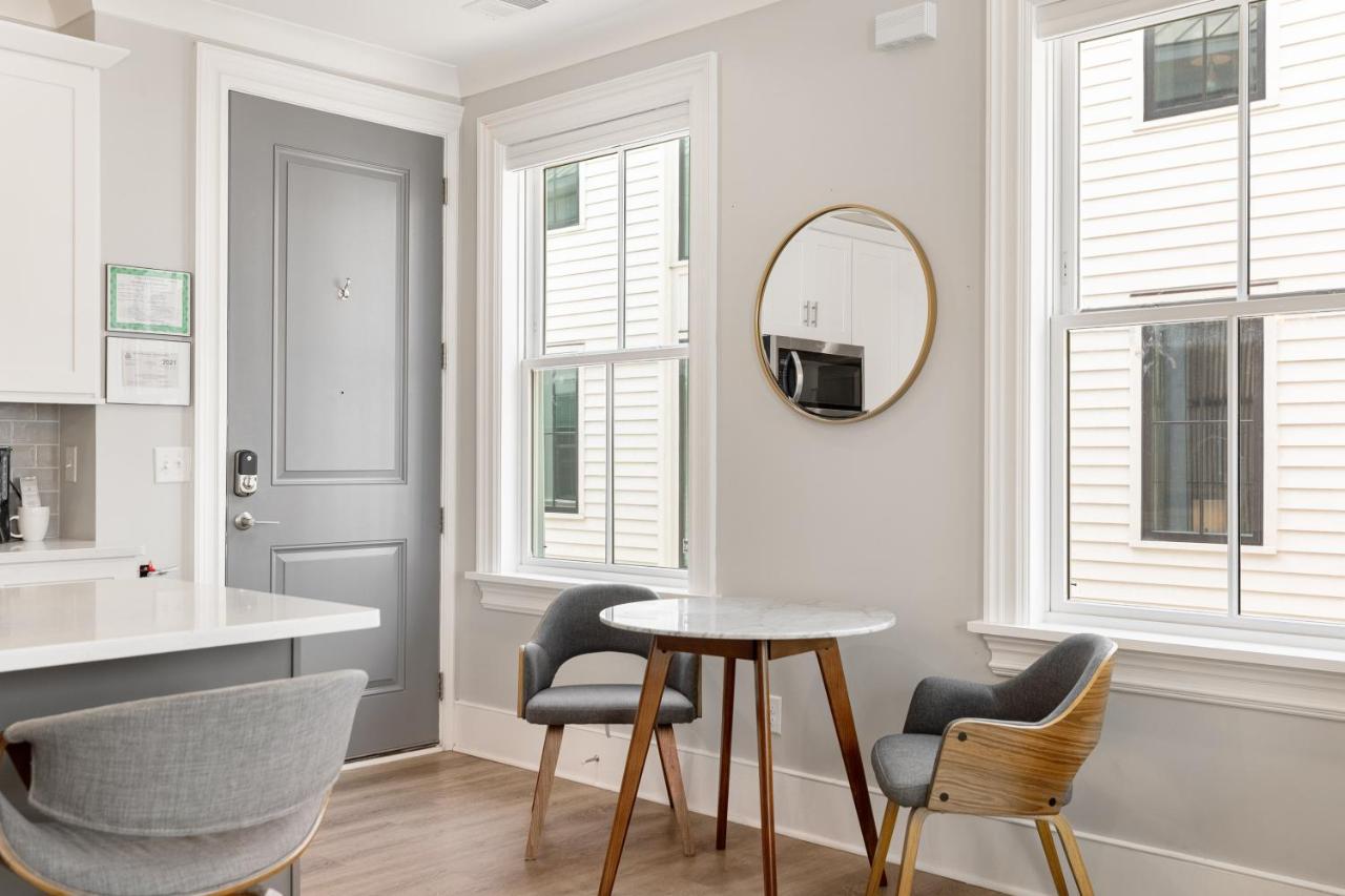 The Cooper Suite At 122 Spring Чарлстън Екстериор снимка